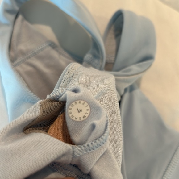 Lululemon Invigorate Bra size 4 - Picture 3 of 3